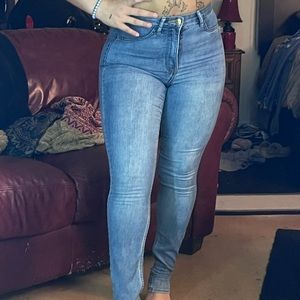skinny jeans